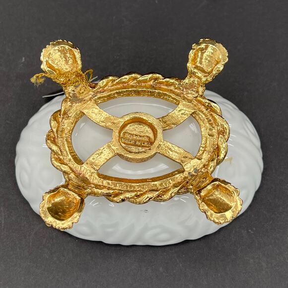 Stylebuilt Gold Ormolu Porcelain Tassel Soap Dish and Toothbrush Holder - Picture 3 of 13